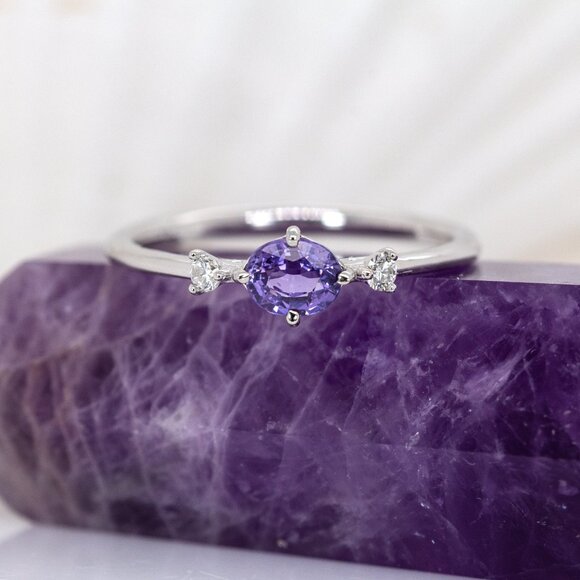 Purple Sapphire Ring with Earth Mined Diamonds in 14K Solid Gold - Picture 4 of 9